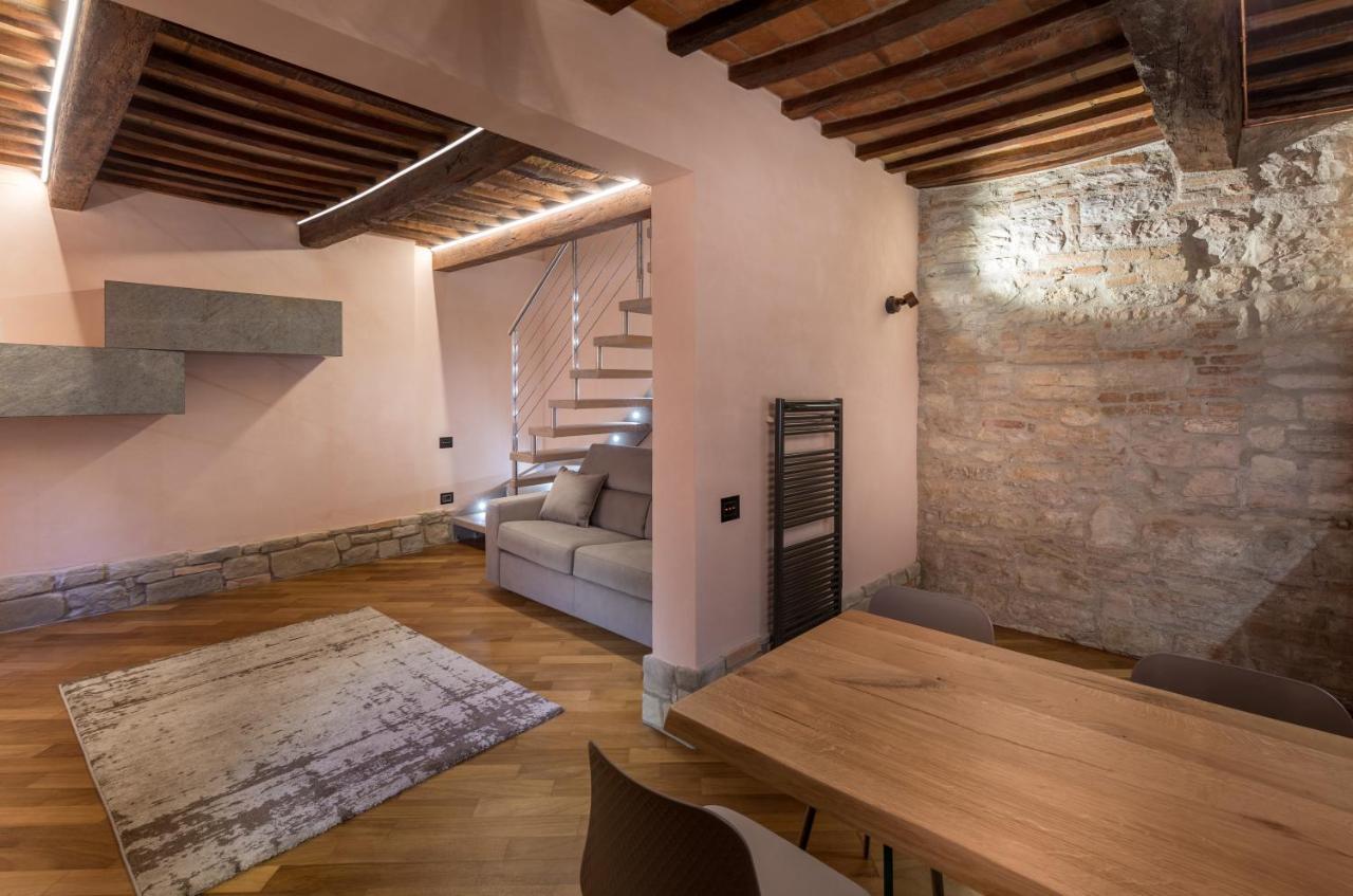 B&B Luxury Apartment Suite Gubbio 2 Camere E Divano Letto Exterior foto