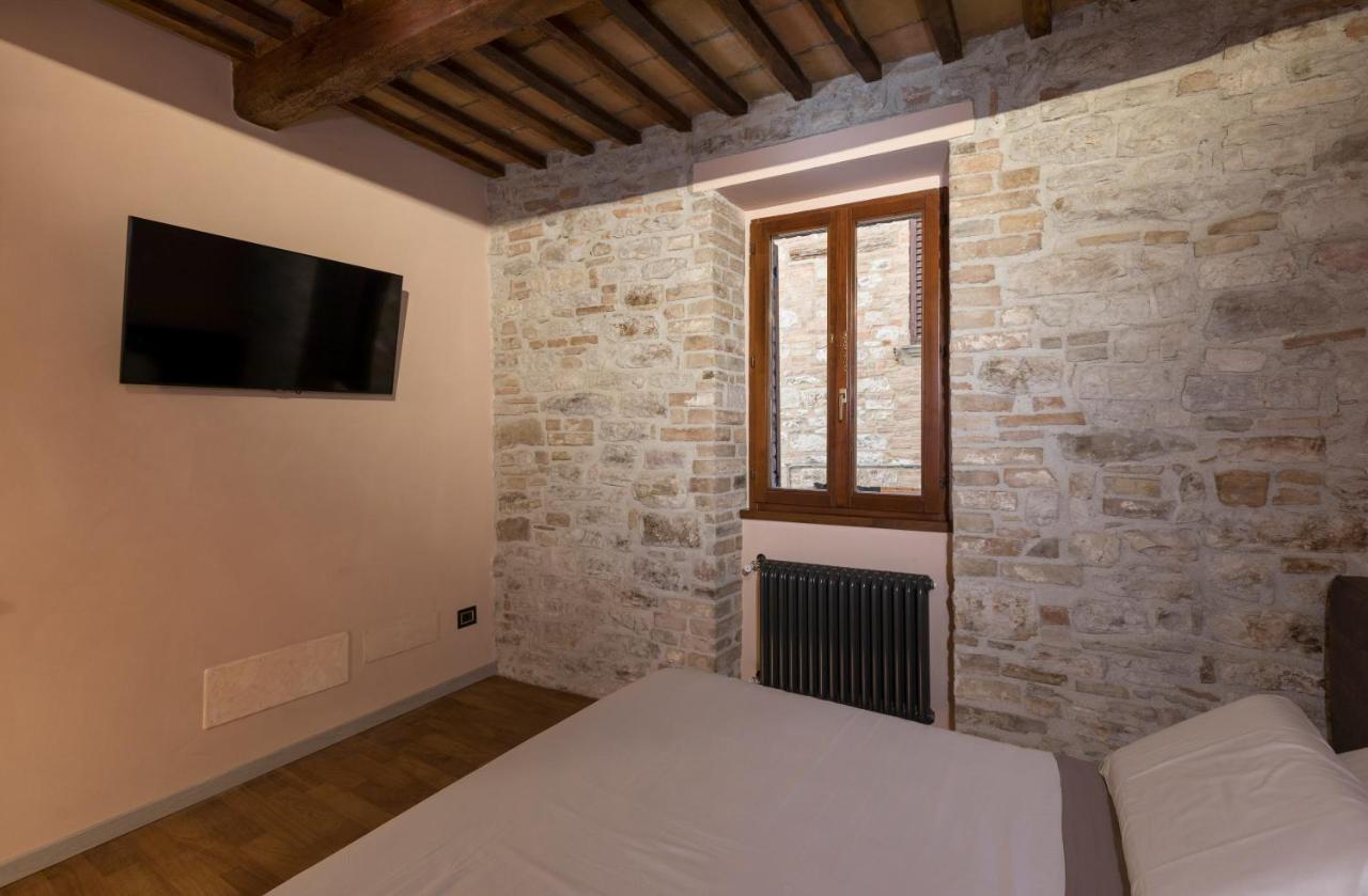 B&B Luxury Apartment Suite Gubbio 2 Camere E Divano Letto Exterior foto